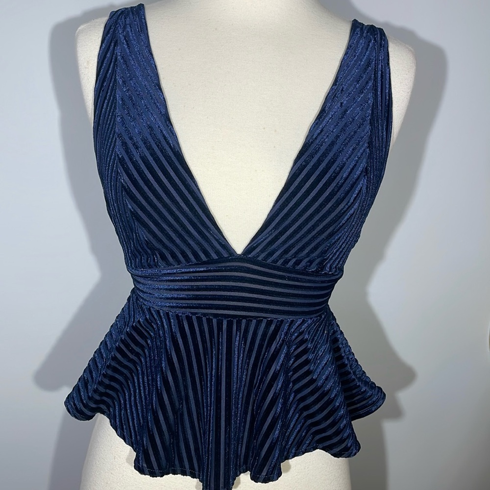 Urban outfitters blue velvet top size extra small